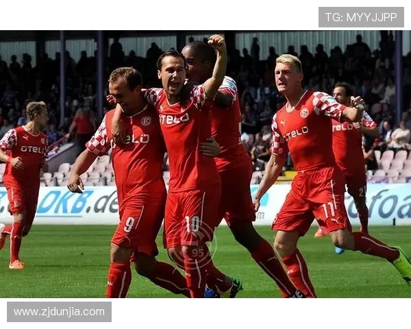 凯泽与纽伦堡激战正酣直播现场精彩回顾与分析